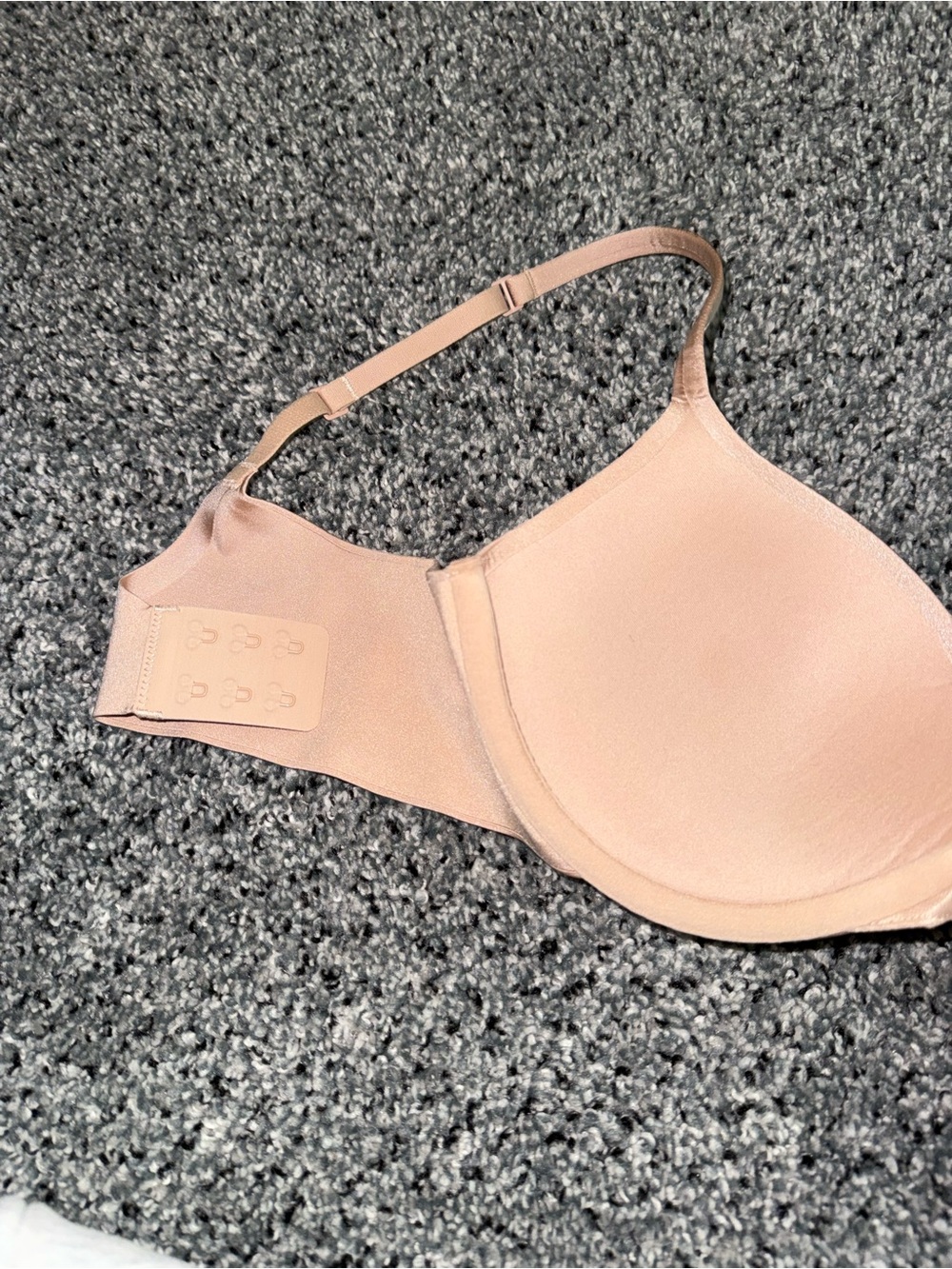 SKIMS Light Nude Smooth T-Shirt Bra - Picture 4 of 4